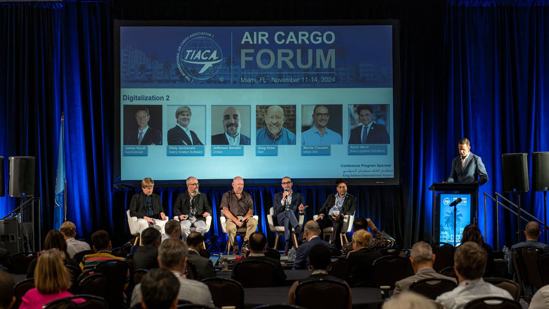 A full audience at an Air Cargo Forum plenary session